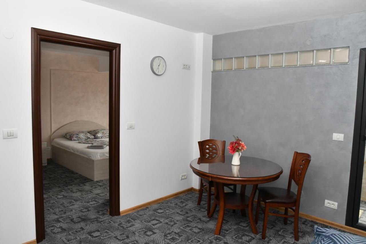 Apartament Luxury - Promenada Mall كرايوفا المظهر الخارجي الصورة